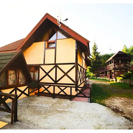 Guest house 12 місяців-травень, басейн з підігрівом
