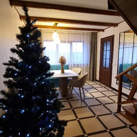 Guest house 12 місяців-травень, басейн з підігрівом Slavske