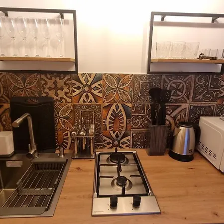 12 місяців-травень, басейн з підігрівом Guest house *