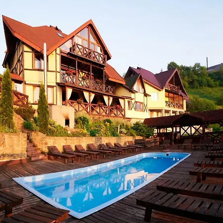 Guest house 12 місяців-травень, басейн з підігрівом *