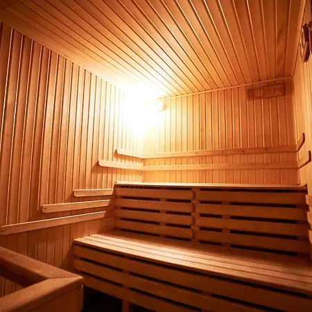 12 місяців-травень, басейн з підігрівом Guest house *