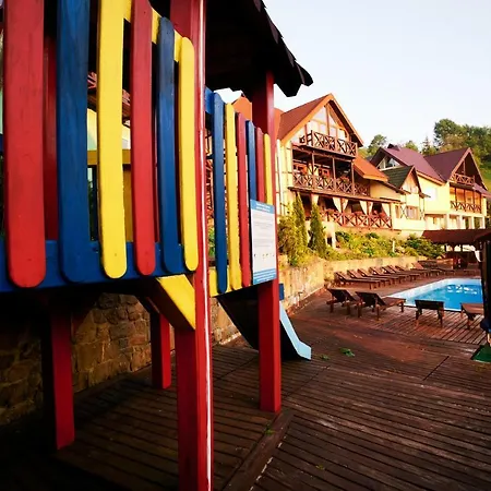 12 місяців-травень, басейн з підігрівом Guest house *