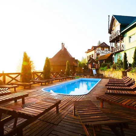 12 місяців-травень, басейн з підігрівом Guest house
