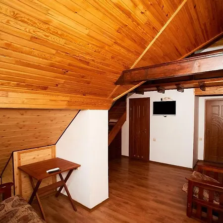 Guest house 12 місяців-травень, басейн з підігрівом *