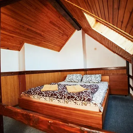 12 місяців-травень 3*