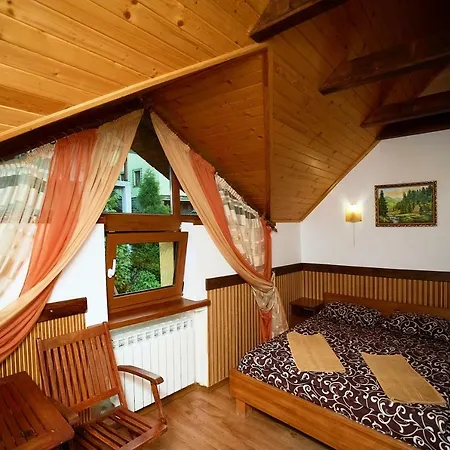 12 місяців-травень Pensjonat