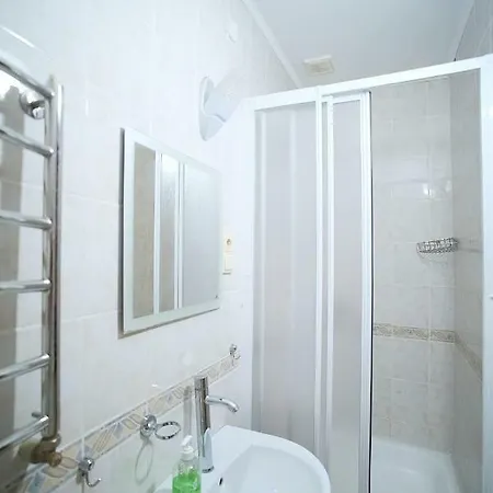 Guest house 12 місяців-травень, басейн з підігрівом