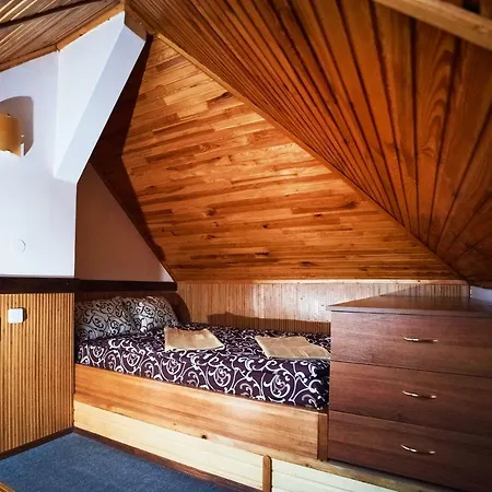 Guest house 12 місяців-травень